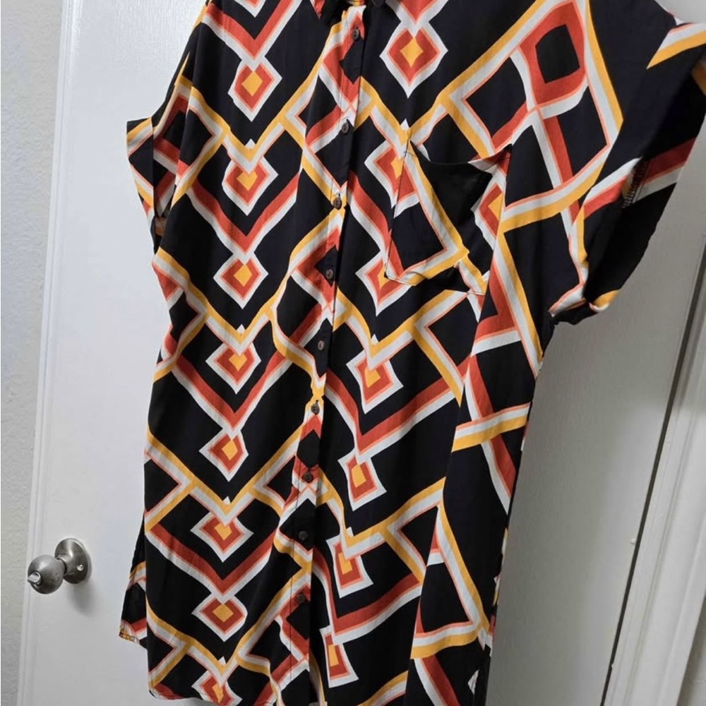 Geometric Patterned Button-Up Dress - Picture 4 of 10